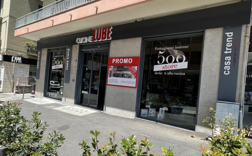 LUBE STORE SALERNO by CASATREND