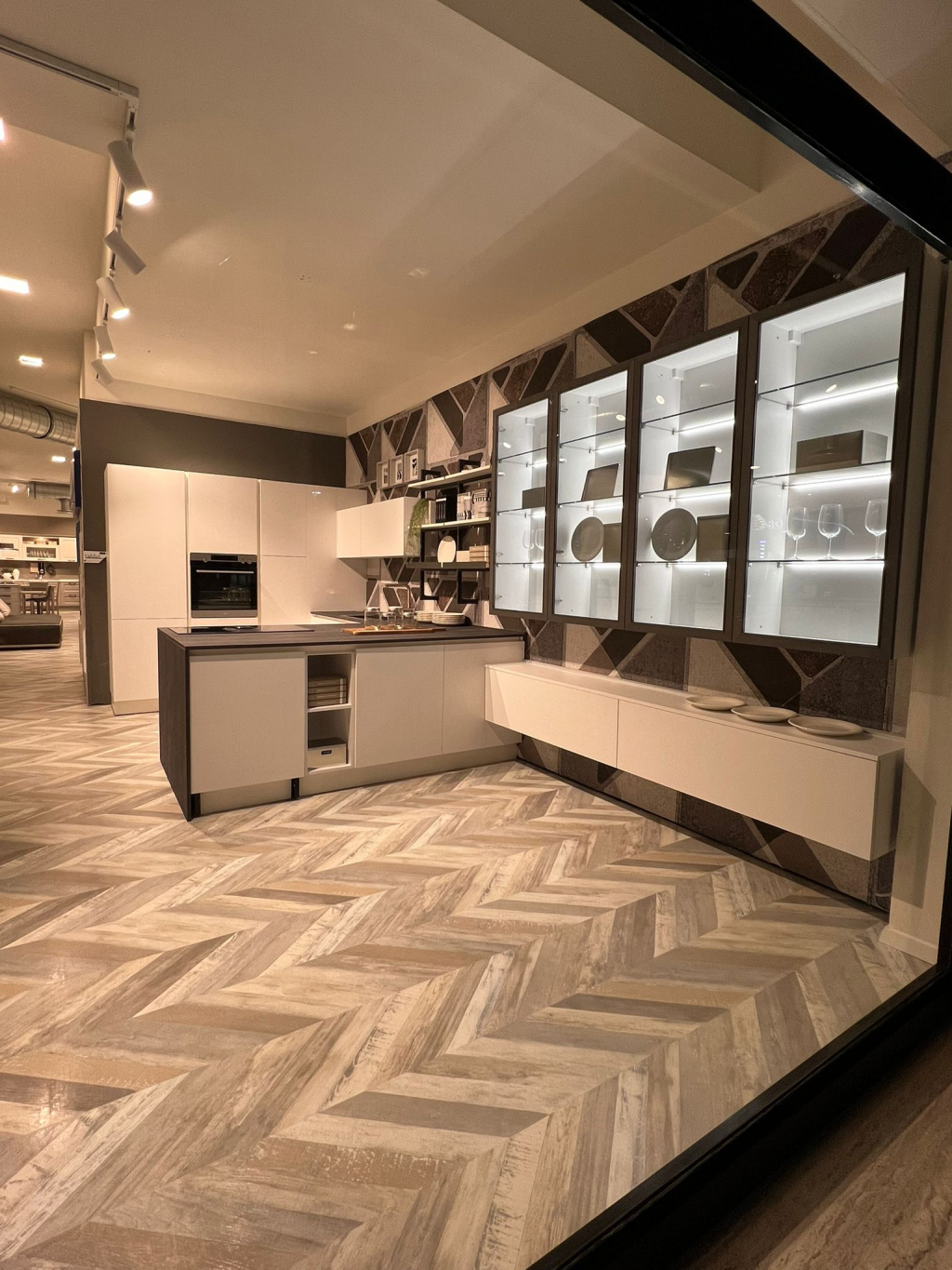Creo Store Bologna - Via Zanardi